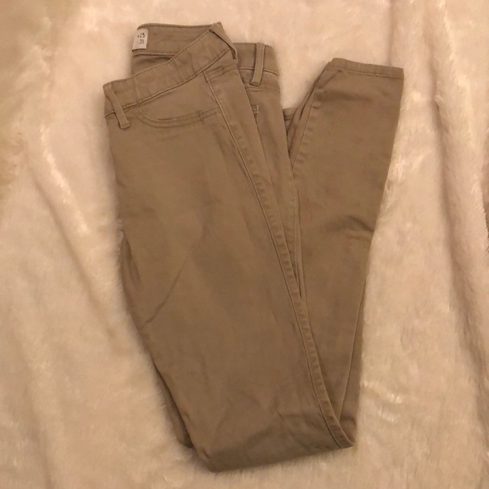 Hollister Skinny Khakis Size 1R